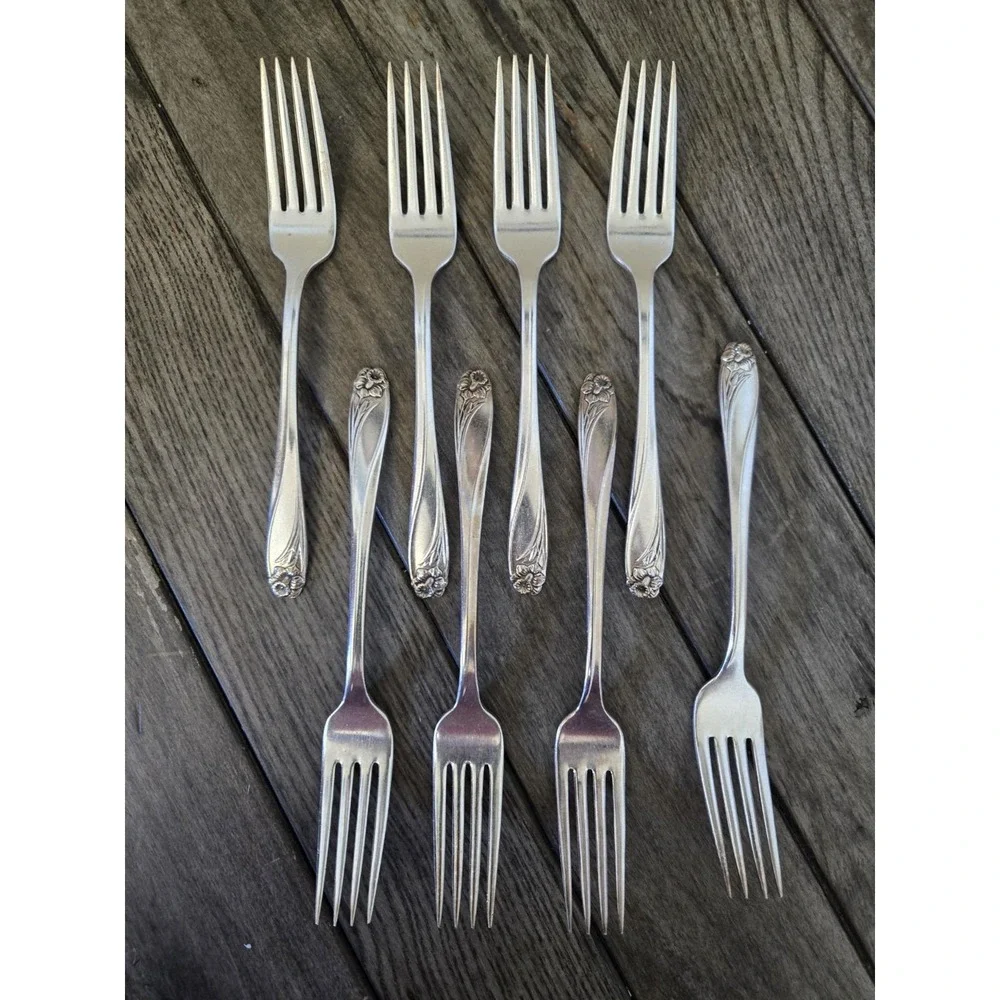 Vintage 1847 Rogers Bros Daffodil Silverplate Dinner Forks 7-1/2